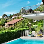 בית נופש Casa Azalea *