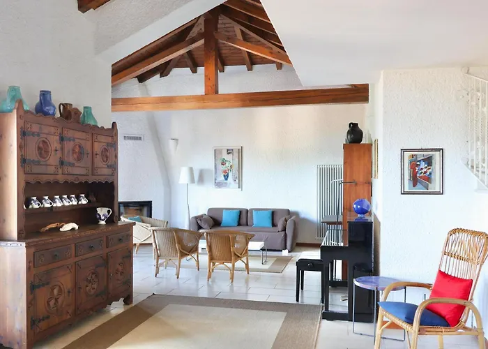 Semesterbostad Casa Azalea Luino