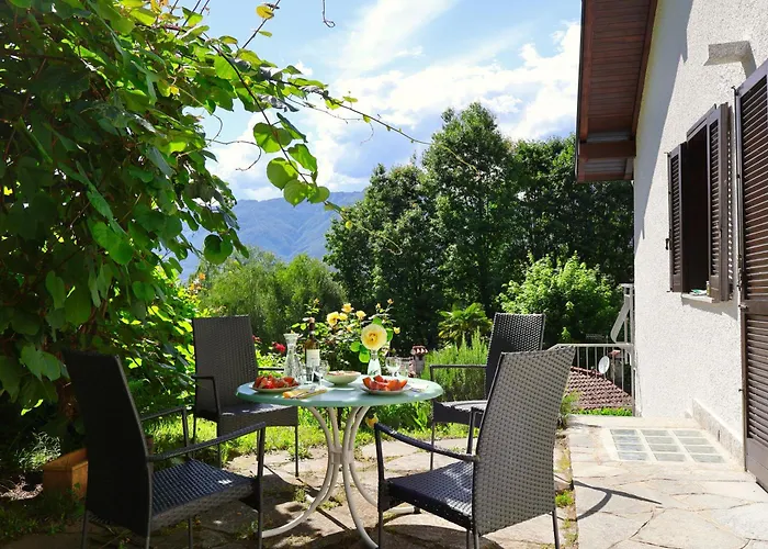 Casa Azalea Semesterbostad Luino